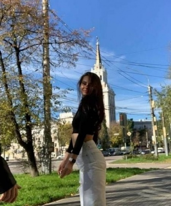 Живу в Москве, Москва - город моей страсти. 💋 У меня богатый опыт и я знаю, как доставить удовольствие и настроить на волну наслаждения. Мои услуги включают всё, что ты можешь себе представить - массаж, оральный секс, классический секс, анальный секс и многое другое. 😈 У меня есть горячие фото, которые уверенно отразят мою сексуальность и привлекательность. Мои клиенты всегда остаются довольными и готовыми прийти ко мне снова. 💕 Если ты ищешь незабываемые встречи и море удовольствия, не медли - свяжись со мной прямо сейчас и мы создадим незабываемые моменты вместе! 🔥 Валерия