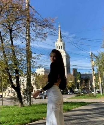 Живу в Москве, Москва - город моей страсти. 💋 У меня богатый опыт и я знаю, как доставить удовольствие и настроить на волну наслаждения. Мои услуги включают всё, что ты можешь себе представить - массаж, оральный секс, классический секс, анальный секс и многое другое. 😈 У меня есть горячие фото, которые уверенно отразят мою сексуальность и привлекательность. Мои клиенты всегда остаются довольными и готовыми прийти ко мне снова. 💕 Если ты ищешь незабываемые встречи и море удовольствия, не медли - свяжись со мной прямо сейчас и мы создадим незабываемые моменты вместе! 🔥 Валерия