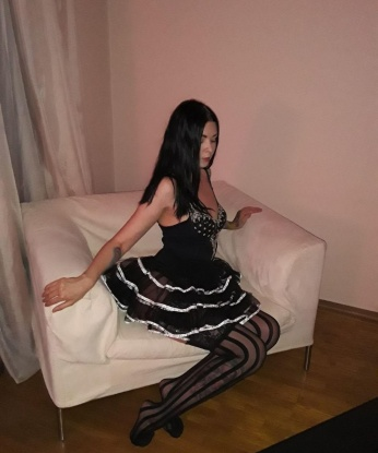 Полина